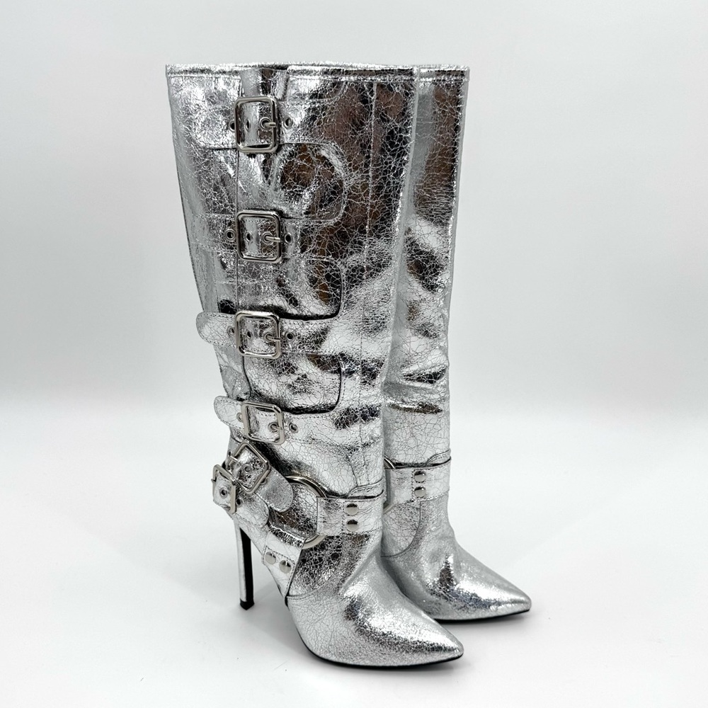 NEW Wild Diva Metallic Silver Shaya Buckle Heeled Boots Size 6